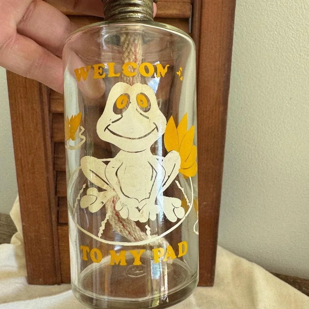 Vintage Lamplight Frog Oil Lamp Welcome To My Pad Glass Hurricane Kitsch Retro
